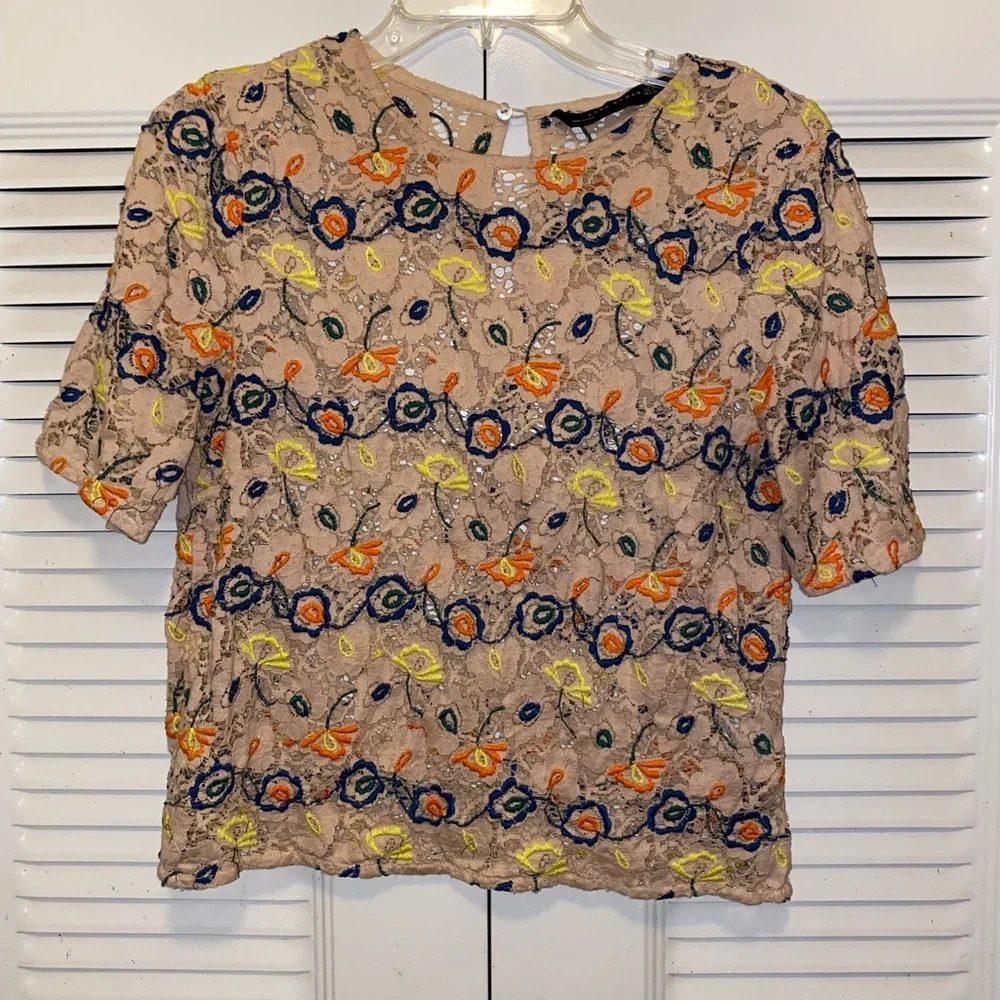 Zara Embroidered Lace Floral  top